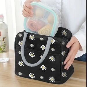Daisy Water-proof Fabric Insulated Lunch Bag. NEW!